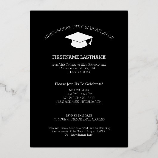 Abschluss Foto mit modernem Script und Cap Folieneinladung (Rückseite)