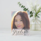 Abschluss Foto Modernes Schwarzes Script 2023 Ankündigungspostkarte (Stehend Vorderseite)