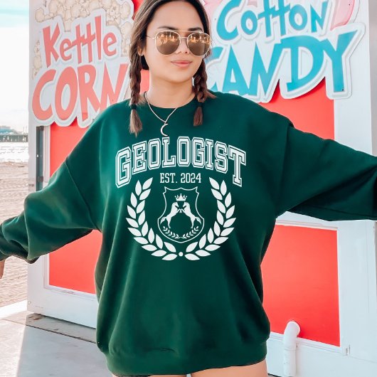 Abschluss für benutzerdefinierte Geologie Est 2024 Sweatshirt
