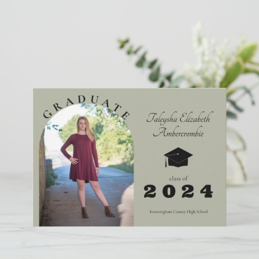 Abschluss für den Gymnasium Ankündigung (Stehend Vorderseite)