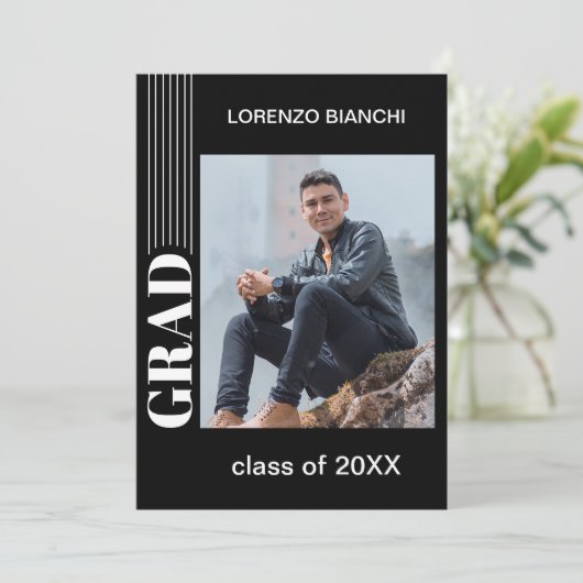 Abschluss für Minimalistische Schwarz-Weiß-Glückwü Ankündigung (Stehend Vorderseite)