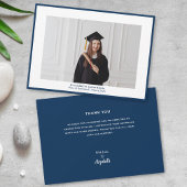 Abschluss für Minimalistisches Navy Blue Graduate Dankeskarte
