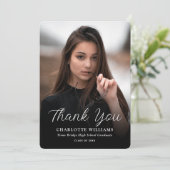 Abschluss für Minimalistisches Schwarz und Weiß de Dankeskarte (Stehend Vorderseite)