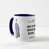 Abschluss Gown & Cap Tasse Young Man (Vorderseite Links)