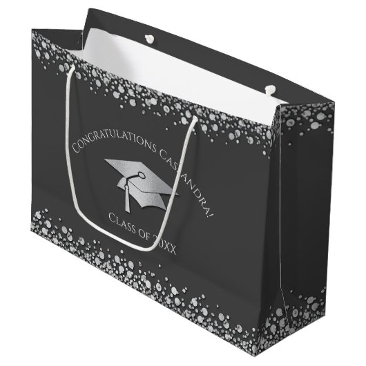 Abschluss in Grau und Silber Große Geschenktüte (Vorderseite Schrägansicht)