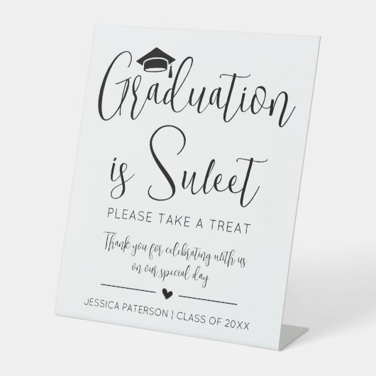 Abschluss ist Sweet Minimalistisches Schwarz-weiße Sockelschild (Vorderseite)