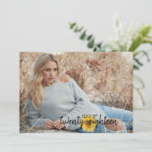 Abschluss-Karte für rustikale Weißholz-Sonnenblume Einladung (Stehend Vorderseite)