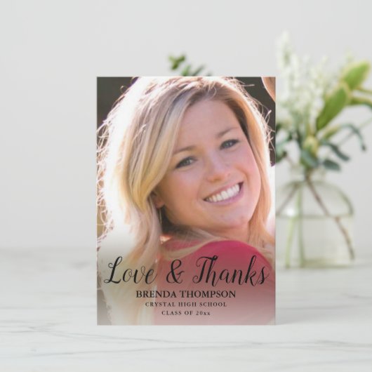 Abschluss Liebe & Dank Black Script Foto Dankeskarte (Stehend Vorderseite)