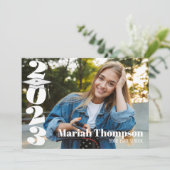 Abschluss Lila Foto einfache Klasse 2023 QR Einladung (Stehend Vorderseite)