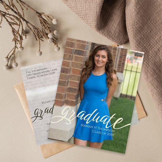 Abschluss Minimalistisch Modern Zwei Foto Script Postkarte