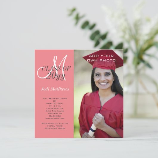 Abschluss Monogramm Foto Koralle Rosa Einladung (Stehend Vorderseite)