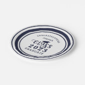 Abschluss Navy Blue Year Glückwunsch Name Pappteller (Schrägansicht)