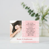 Abschluss Postkarte, Hübsch rosa und weiß Ankündigungspostkarte (Stehend Vorderseite)