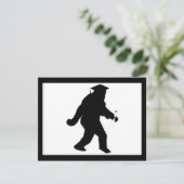 Abschluss Sasquatch mit Grad Cap Einladung (Stehend Vorderseite)