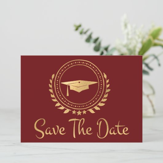 Abschluss Save the Date Gold Grad Cap Red (Stehend Vorderseite)