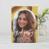 Abschluss Vertical Foto - Grad Party Script Gold Einladung (Stehend Vorderseite)