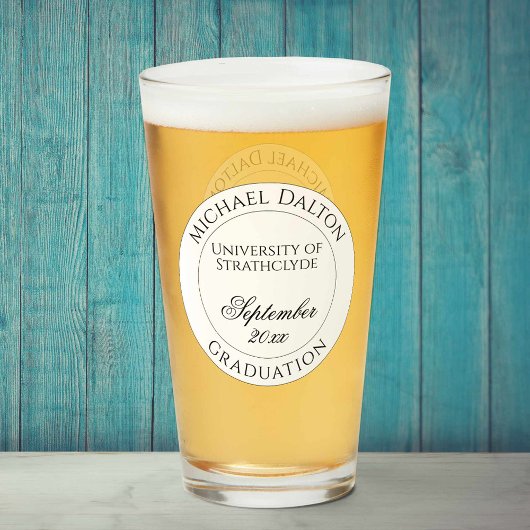 Abschluss von Universität oder Hochschule personal Glas