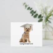 Abschluss Yorkie Glückwunsch Ankündigungspostkarte (Stehend Vorderseite)