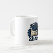 Abschlussabzeichen der Klasse 2026 - Moderne Pixel Kaffeetasse (Vorderseite Links)