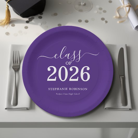 Abschlussfeier 2025 Lila Pappteller