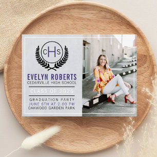 Abschlussfeier 2026 Monogramm Lila Einladung