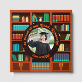Abschlussfoto mit Bibliotheksthema Gästebuch (Vorderseite)