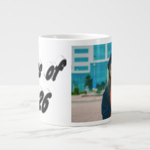 Abschlussklasse 2026 schwarze Typografie Abschluss Jumbo-Tasse