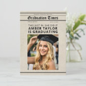 Abschlusszeitung „This Just In“ Foto Einladung (Stehend Vorderseite)