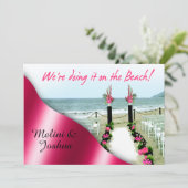 Abseits der Aisle Fuchsia Hot Pink Beach Hochzeit Einladung (Stehend Vorderseite)