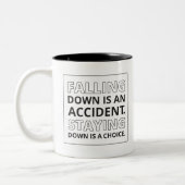 Absinken des Zitats ein athletisches Zitat, Selbst Zweifarbige Tasse (Links)