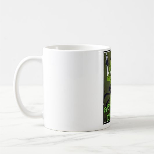 Absinthe in Green Kaffeetasse (Links)
