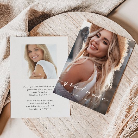 Absolvent | Delikate Schrift und zwei Fotos Ankündigung