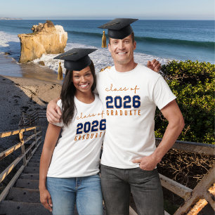 Absolvent der Klasse 2026 Minimalistisch Bold Mode T-Shirt