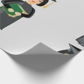 Absolventin in schwarzer Kappe und Robe Geschenkpapier (Ecke)