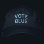 Abstimmung Blau fett Text politisch Bestickte Baseballkappe<br><div class="desc">Die Botschaft verbreiten, bei den politischen Wahlen liberale Demokraten zu wählen, mit einem Baseball-BLAU-Votum, der einen kühnen blauen Text auf marinebasischem Hintergrund enthält. In der Sidebar können Sie andere Farben und Stile von Hüten auswählen. Um das Design Vote Blue auf anderen Artikeln zu sehen, klicken Sie auf den Link "Rocklawn...</div>