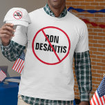 Abstimmung gegen Ron DeSantis Florida T-Shirt<br><div class="desc">Stehen Sie sich gegen Gouverneur Ron DeSantis und seine hasserfüllte Politik in der Politik von Florida. Ein roter Durchbruch für einen Anti-DeSantis-politischen T - Shirt.</div>
