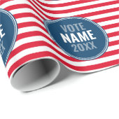 Abstimmung - Kampagne "Name hinzufügen" mit Preppy Geschenkpapier (Rolleneckpunkt)