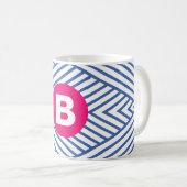 Abstract Blue Stripey Pattern Pink Monogram Kaffeetasse (VorderseiteRechts)
