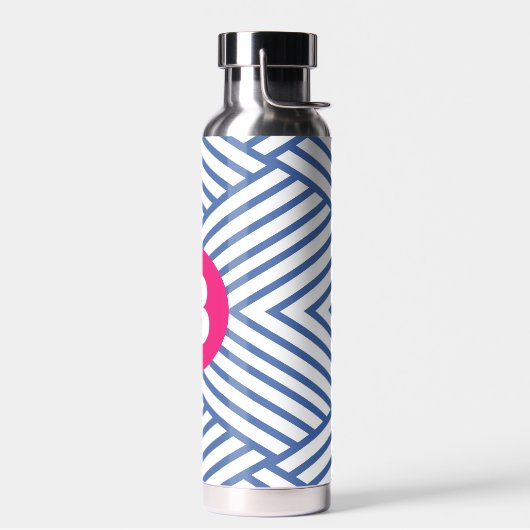 Abstract Blue Stripey Pattern Pink Monogram Trinkflasche (Links)