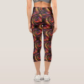 Abstract eyes in reds and purples capri leggings (Rückseite)