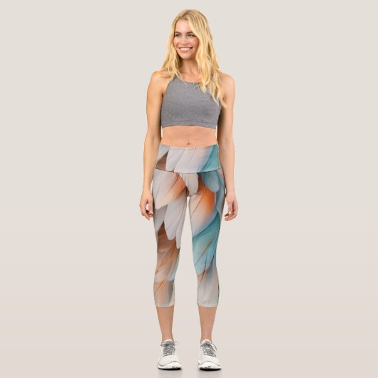 Abstract Feather Flow – Soft Elegance Capri Leggings (Vorderseite)