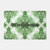 Abstract Floral Pattern In Black & Green On White  Fußmatte (Vorderseite)