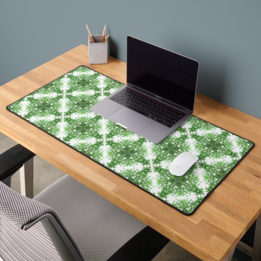 Abstract Floral Pattern In Black & Green On White Schreibtischunterlage (Büro 2)