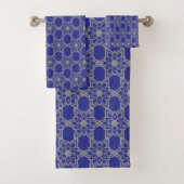 Abstract Gray Flower Mandala Pattern on Deep Blue Badhandtuch Set (Insitu)