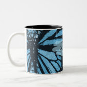 Abstract Grunge Blue Butterfly Art Personalised Zweifarbige Tasse (Links)