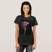 Abstract Iris Flower – Elegant Floral Art T-Shirt (Vorne ganz)