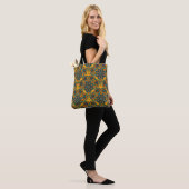 Abstract mandala fish scale seamless pattern. Orna Tasche (Am Model)