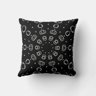 Abstract Monochrome White Mandala Geometric Patter Kissen
