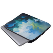 Abstract Ocean Breeze – Fluid Blue & Green Art Laptopschutzhülle (Vorne Knopf)