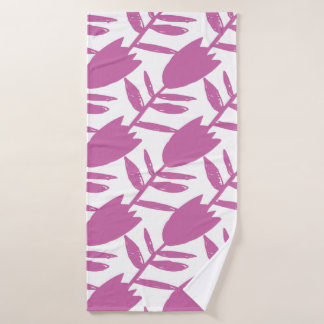 Abstract pink bluebell flowers seamless pattern on badehandtuch